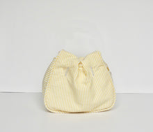 The Southern Sipper Purse Pineapple Slice Cover
